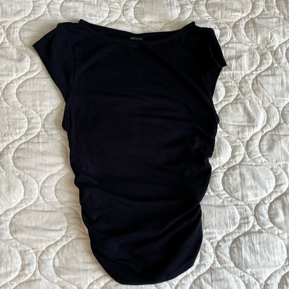 Black Ruched Short Sleeve Fitted Top - Picture 5 of 7